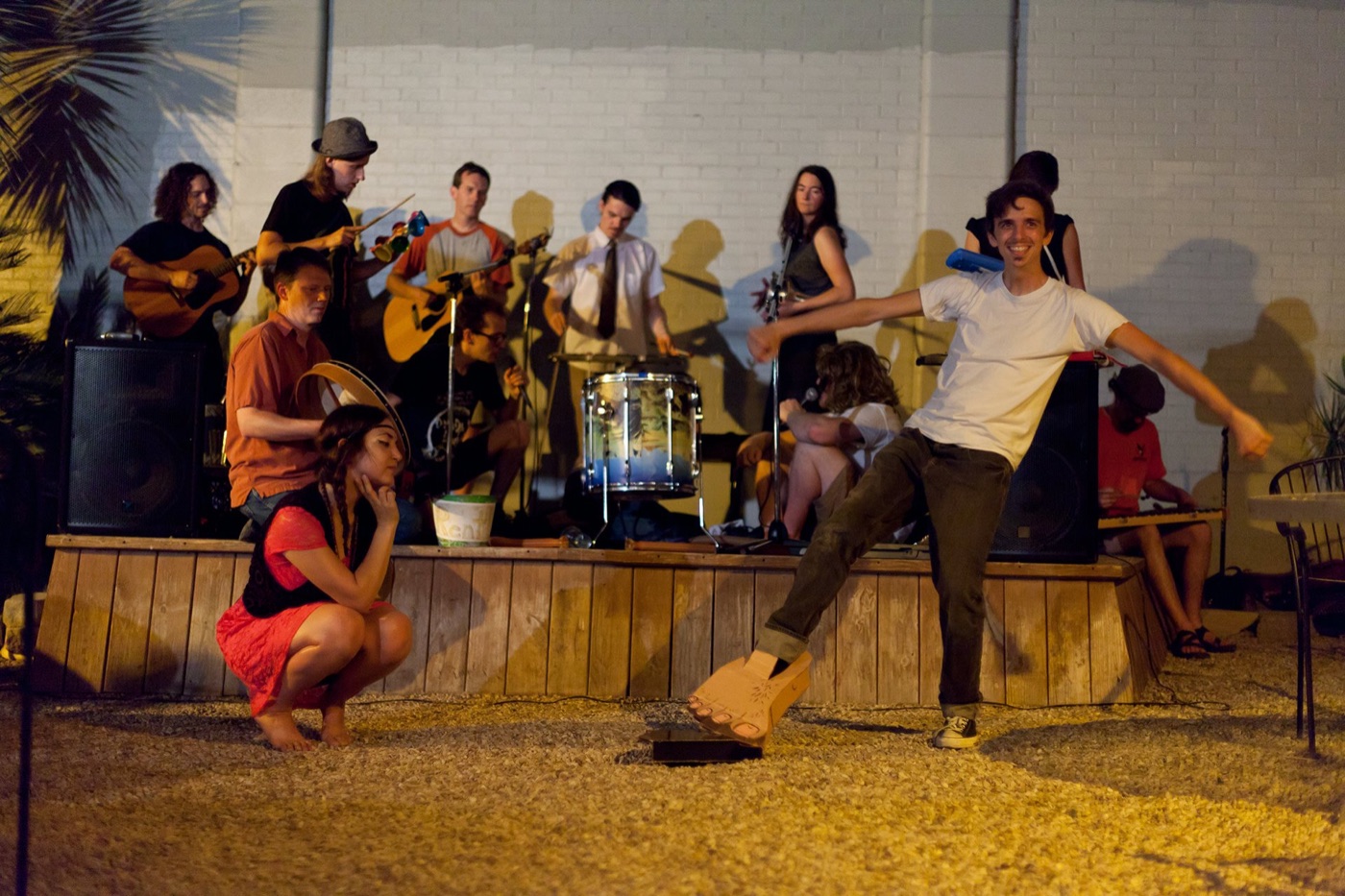 Outdoor co-op show with nine-piece lineup
